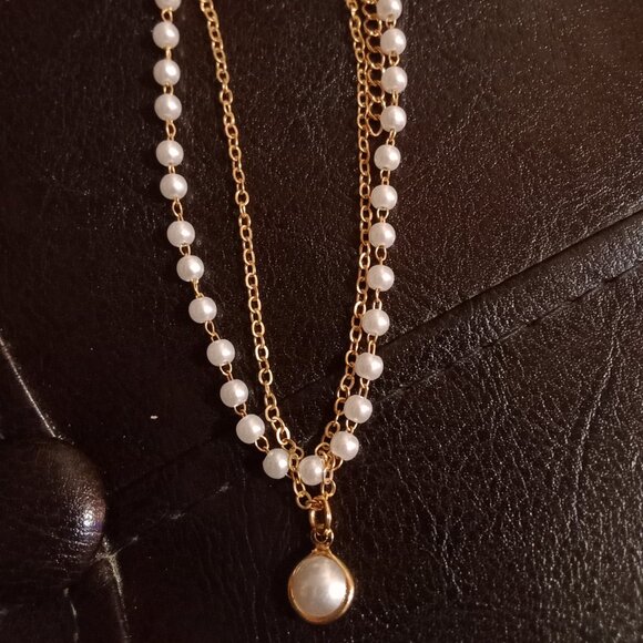 ✨ Gold & Faux Pearl Layered Bracelet with Drop Charm ✨ - Picture 1 of 2